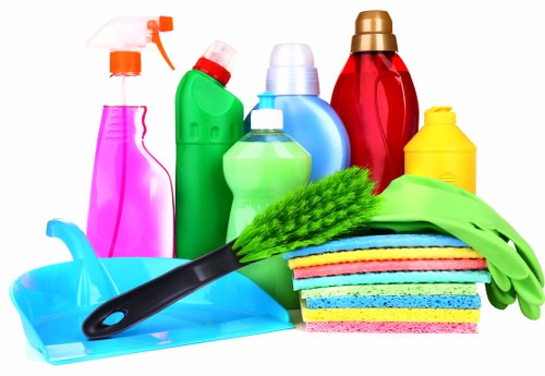 Professional house cleaning service in a Finsbury Park home