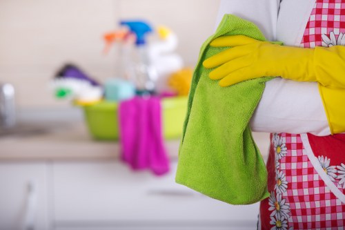 Detailed bathroom deep cleaning service in Finsburypark